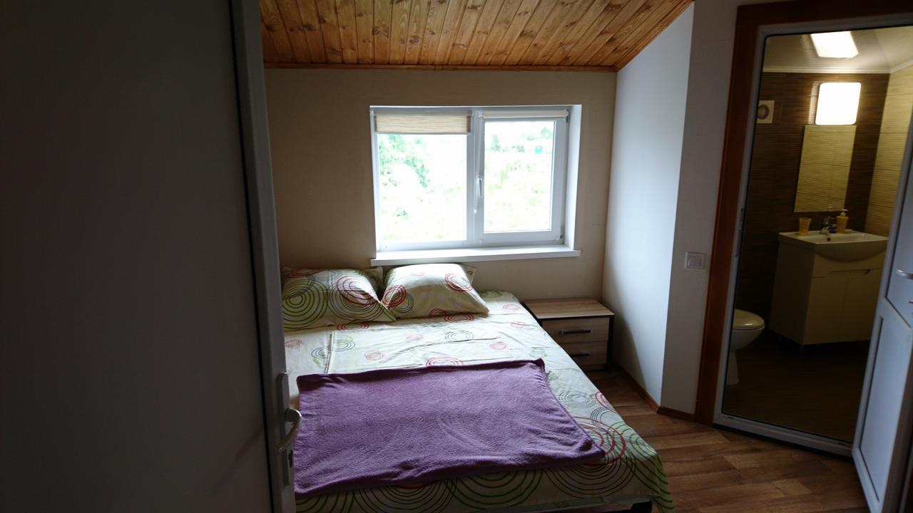 Guest House Dacha Karolino-Buhaz Buitenkant foto