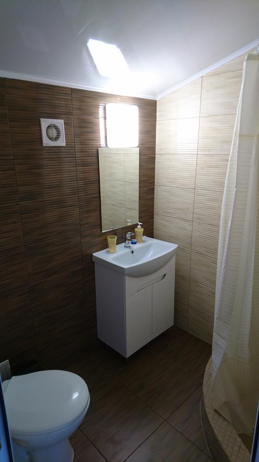 Guest House Dacha Karolino-Buhaz Buitenkant foto