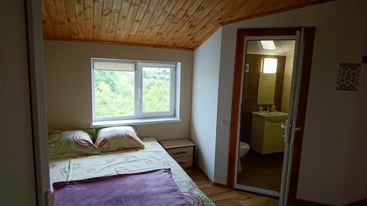Guest House Dacha Karolino-Buhaz Buitenkant foto