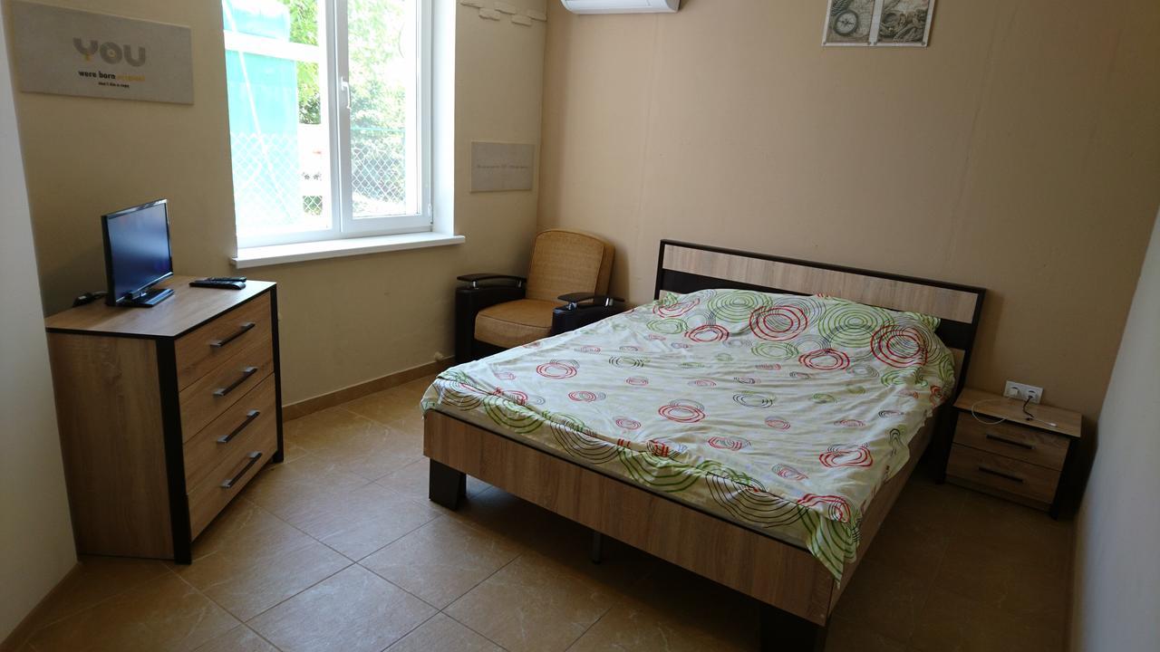Guest House Dacha Karolino-Buhaz Buitenkant foto